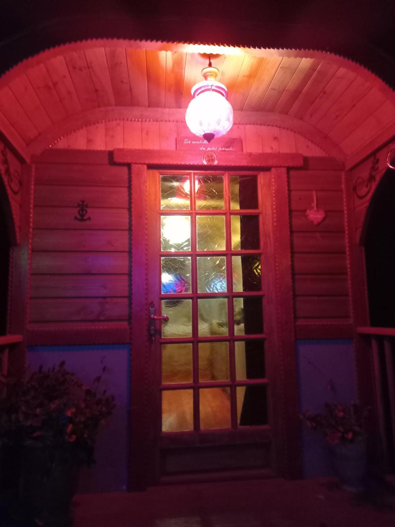La Roulotte Du Petit Paradis Saint-Rémy-de-Provence エクステリア 写真
