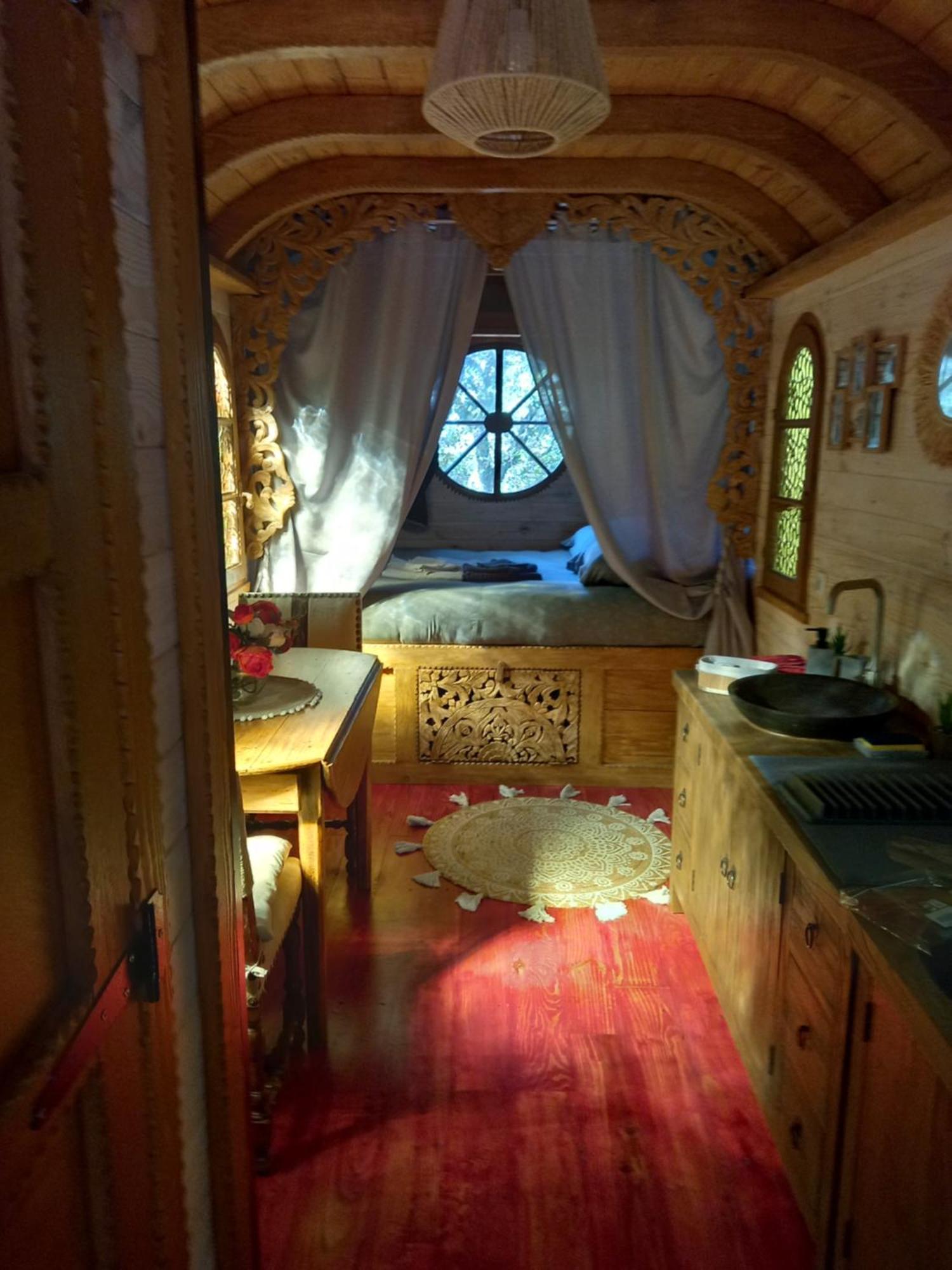 La Roulotte Du Petit Paradis Saint-Rémy-de-Provence エクステリア 写真