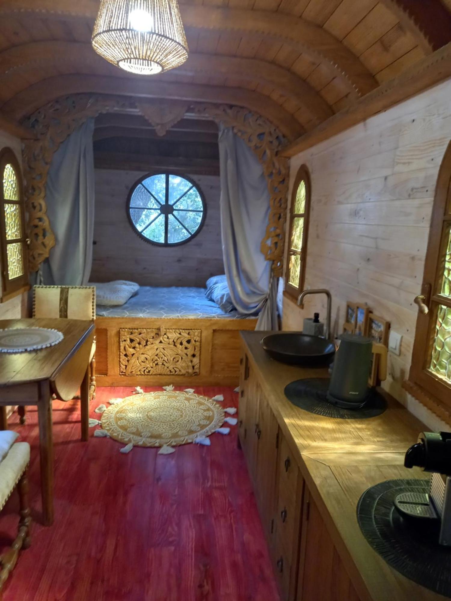 La Roulotte Du Petit Paradis Saint-Rémy-de-Provence エクステリア 写真