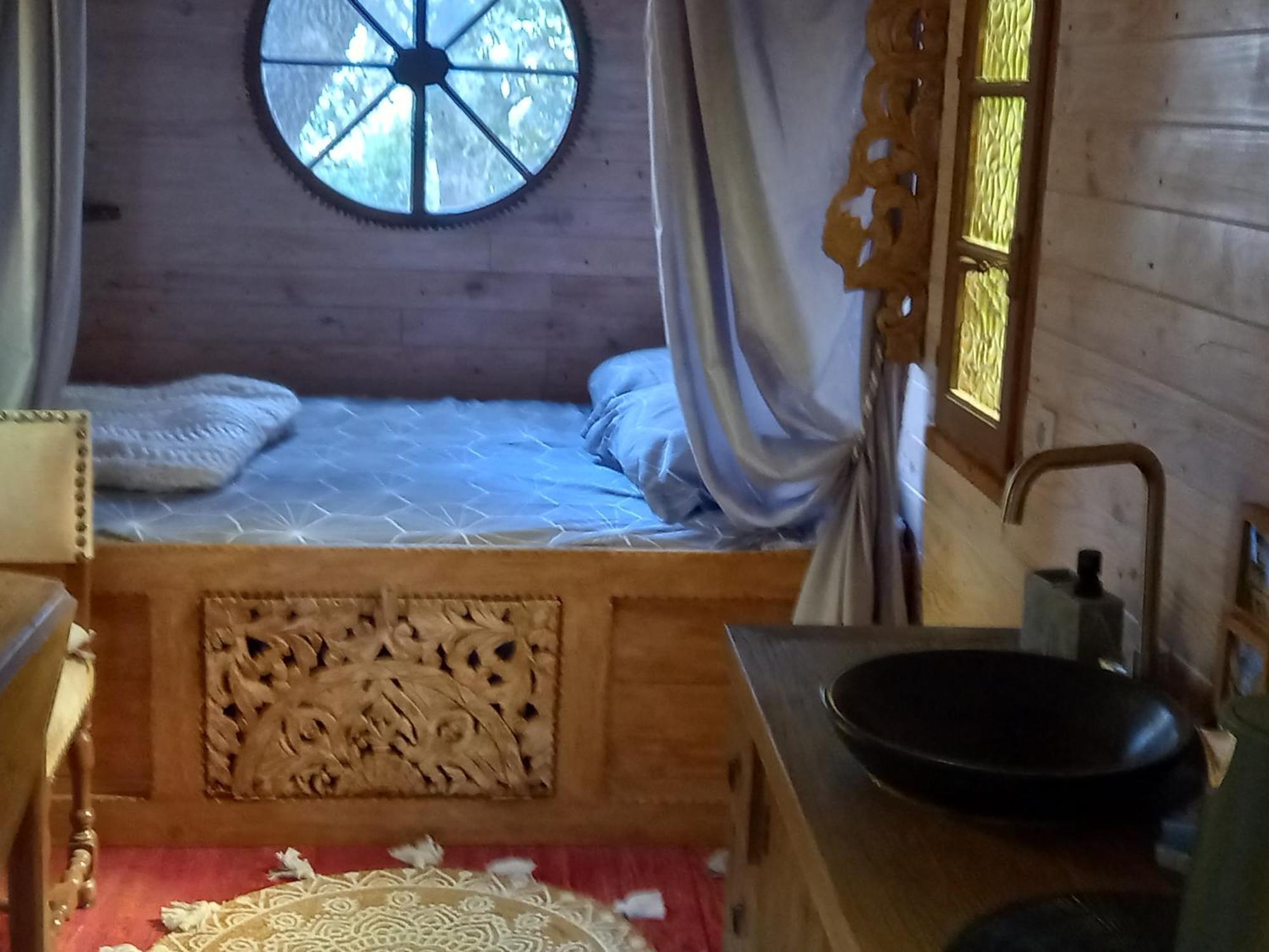 La Roulotte Du Petit Paradis Saint-Rémy-de-Provence エクステリア 写真